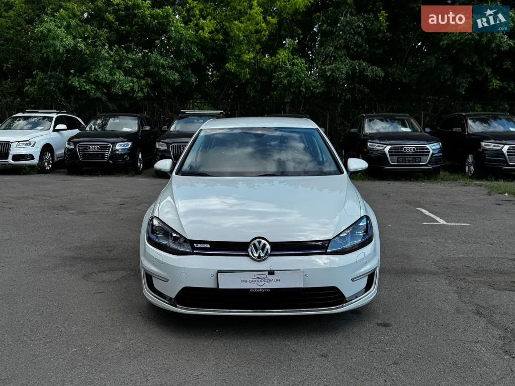 Volkswagen e-Golf 2017 — фото 3