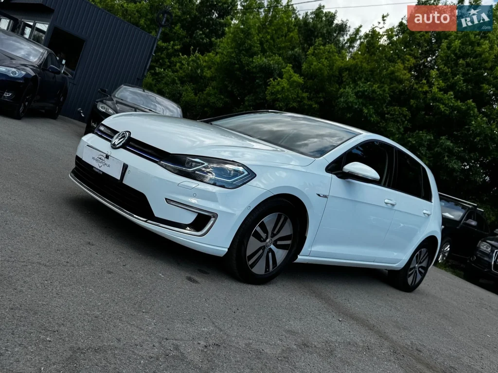 Volkswagen e-Golf 2017 — фото 2