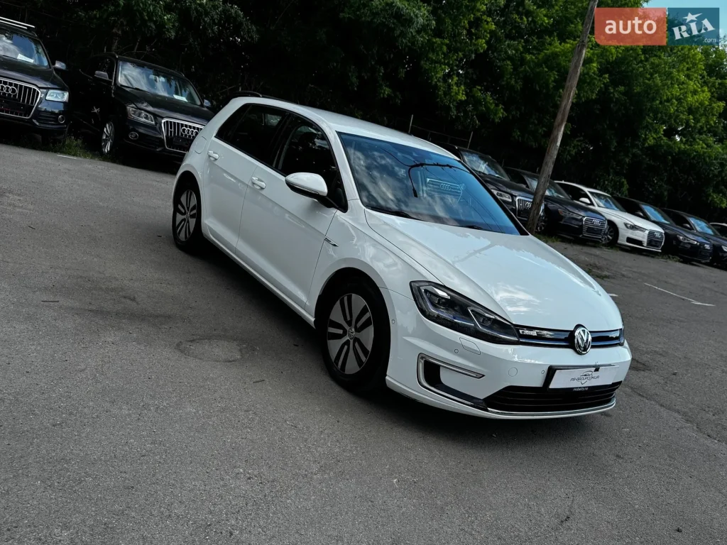 Volkswagen e-Golf 2017 — фото 4