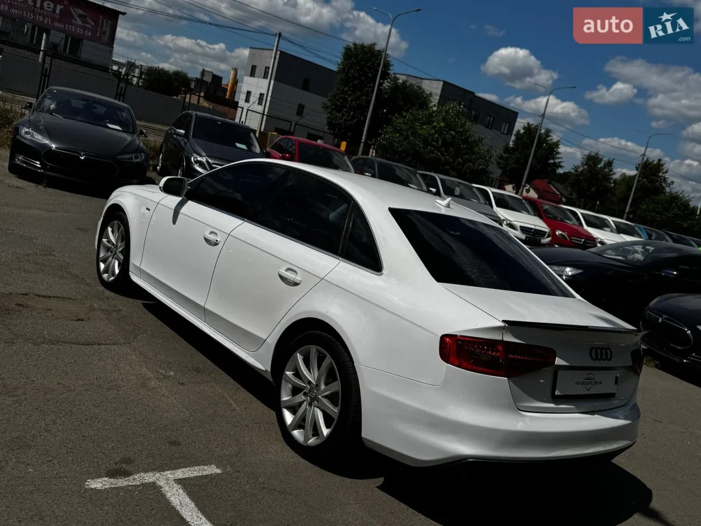 Audi A4 2014 — фото 11