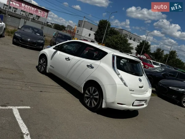 nissan_leaf__649344797hd