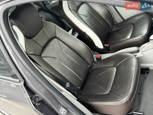 renault_zoe__649309787hd