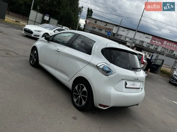 renault_zoe__649311933hd