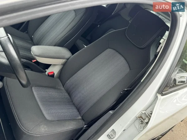 renault_zoe__649312023hd