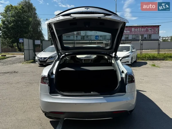 tesla_model-s__647544892hd