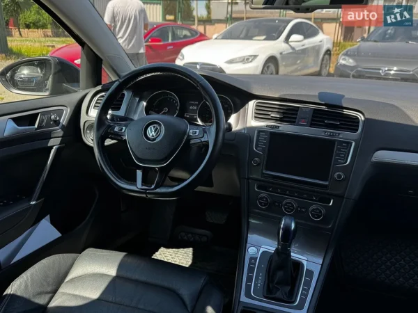 volkswagen_e-golf__649321217hd