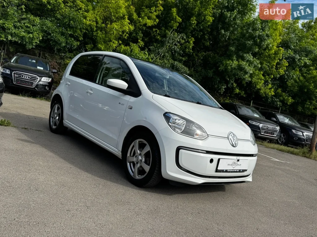 Volkswagen e-Up 2015 — фото 5