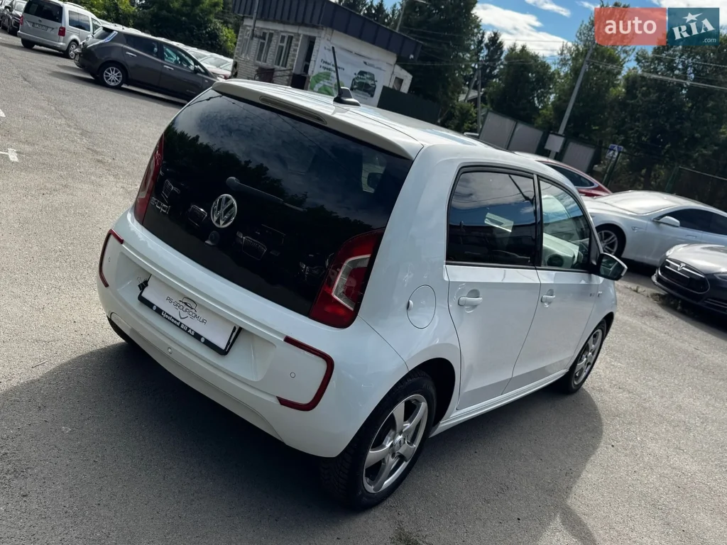 Volkswagen e-Up 2015 — фото 7