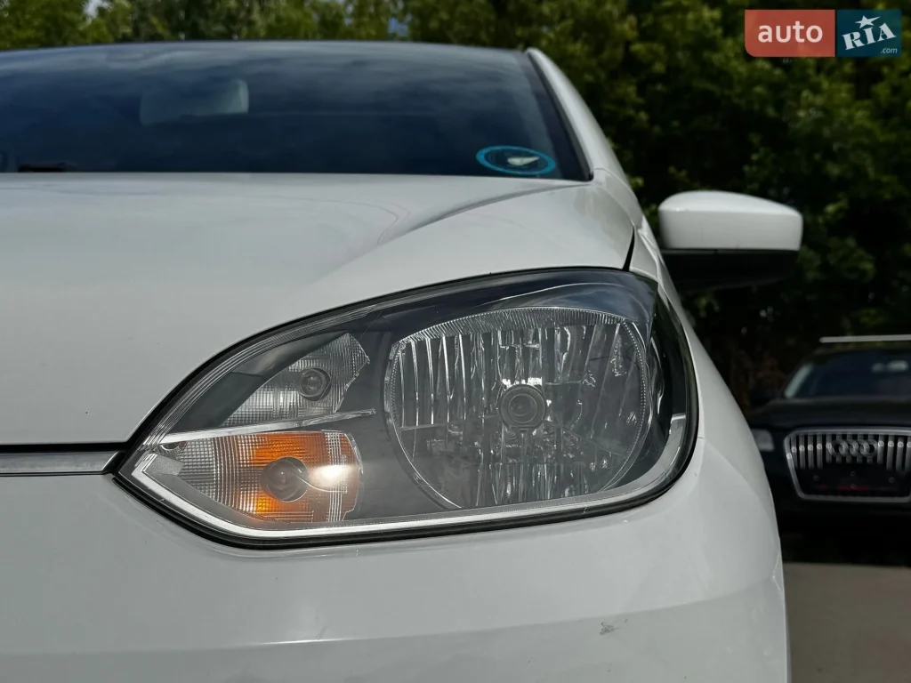 Volkswagen e-Up 2015 — фото 12