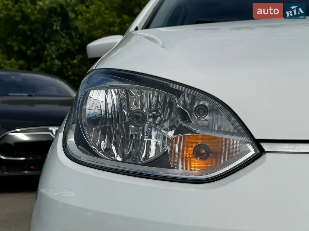 Volkswagen e-Up 2015 — фото 13