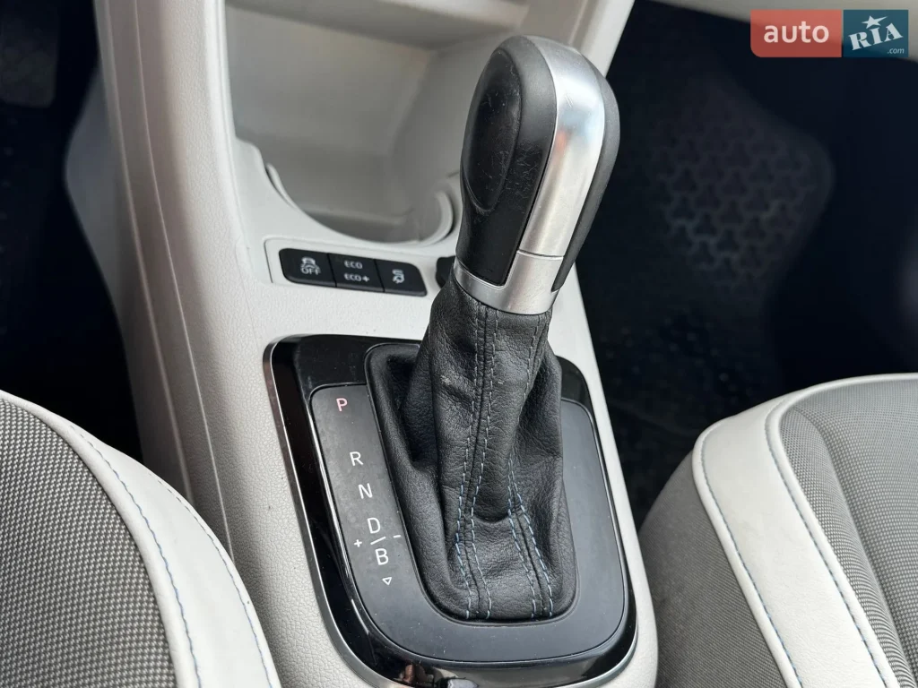 Volkswagen e-Up 2015 — фото 25