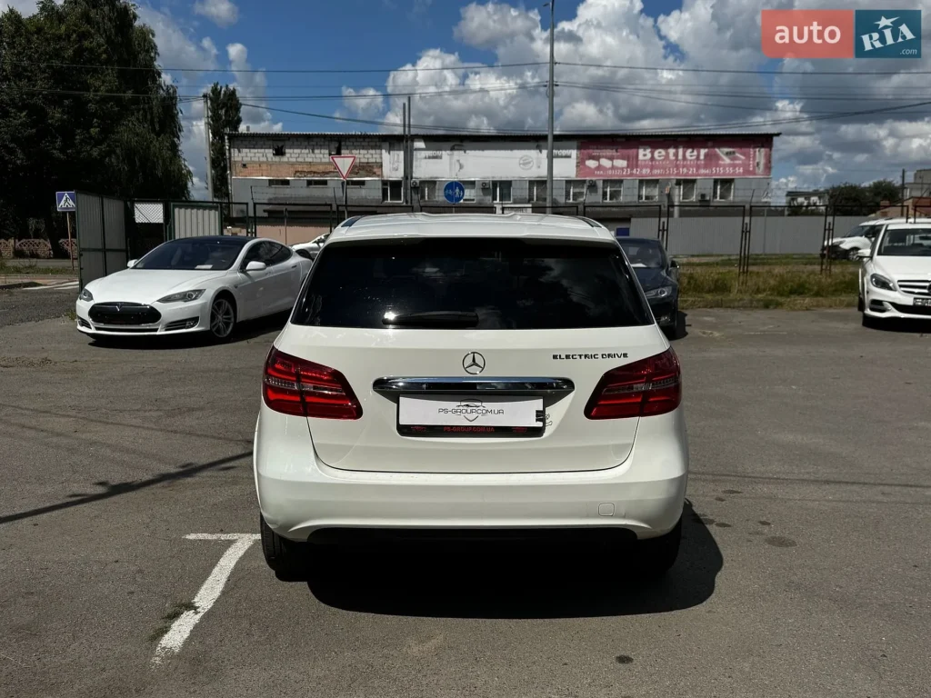 Mercedes-Benz B-Class 2015 — фото 9