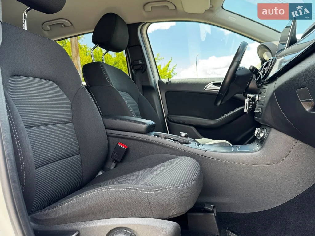 Mercedes-Benz B-Class 2015 — фото 20