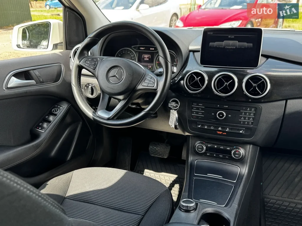 Mercedes-Benz B-Class 2015 — фото 23