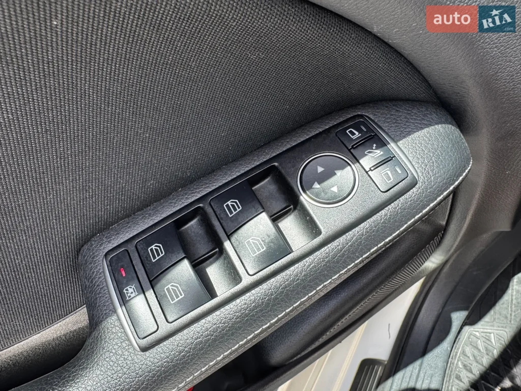 Mercedes-Benz B-Class 2015 — фото 24