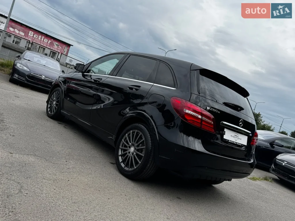 Mercedes-Benz B-Class 2017 — фото 12