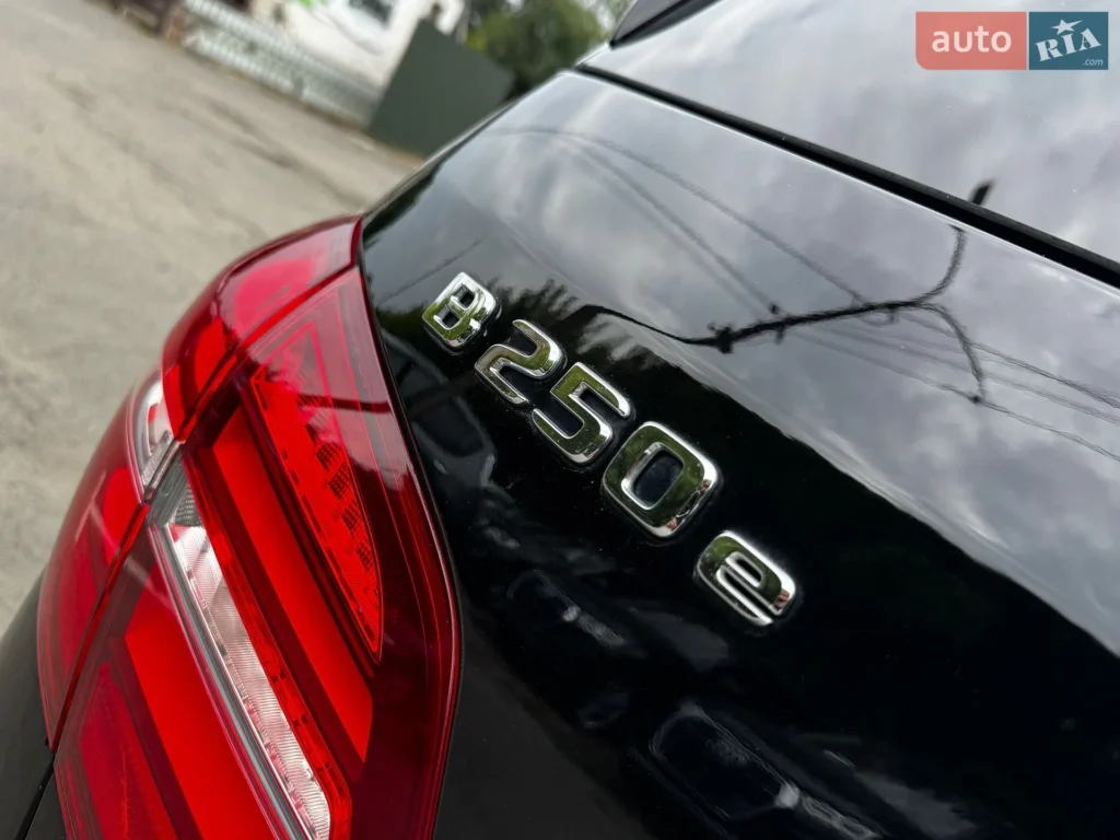 Mercedes-Benz B-Class 2017 — фото 16