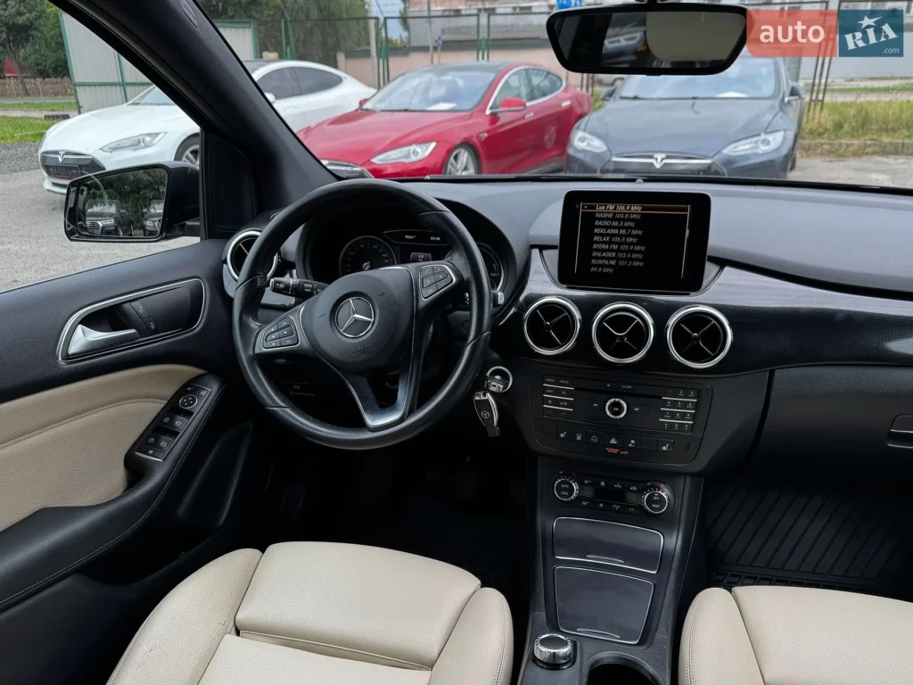 Mercedes-Benz B-Class 2017 — фото 23