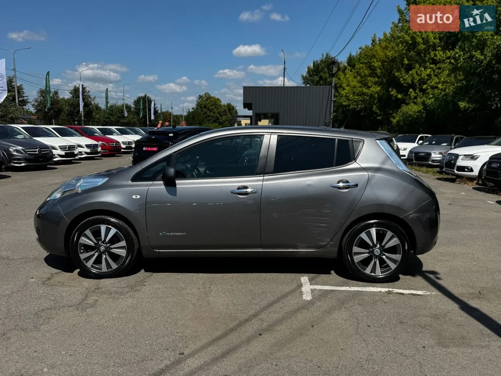 Nissan Leaf 2016 — фото 13