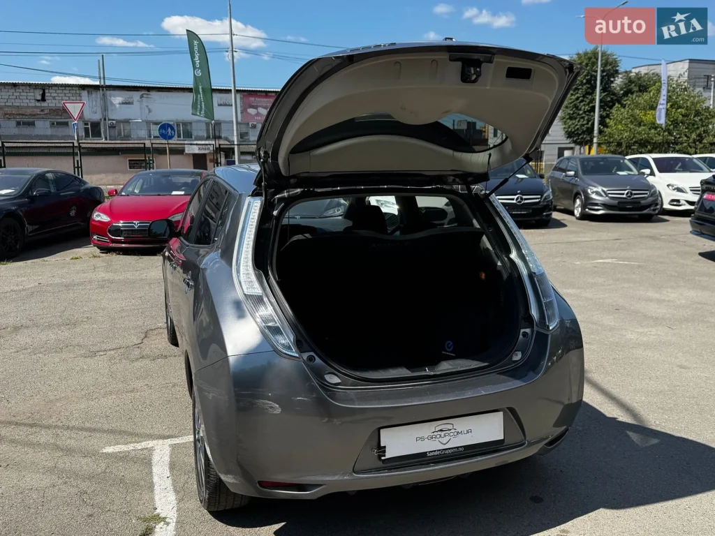 Nissan Leaf 2016 — фото 10