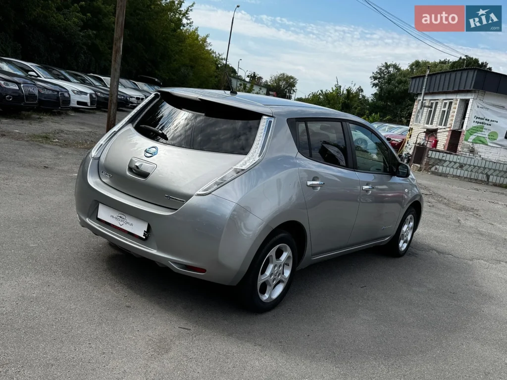 Nissan Leaf 2015 — фото 7