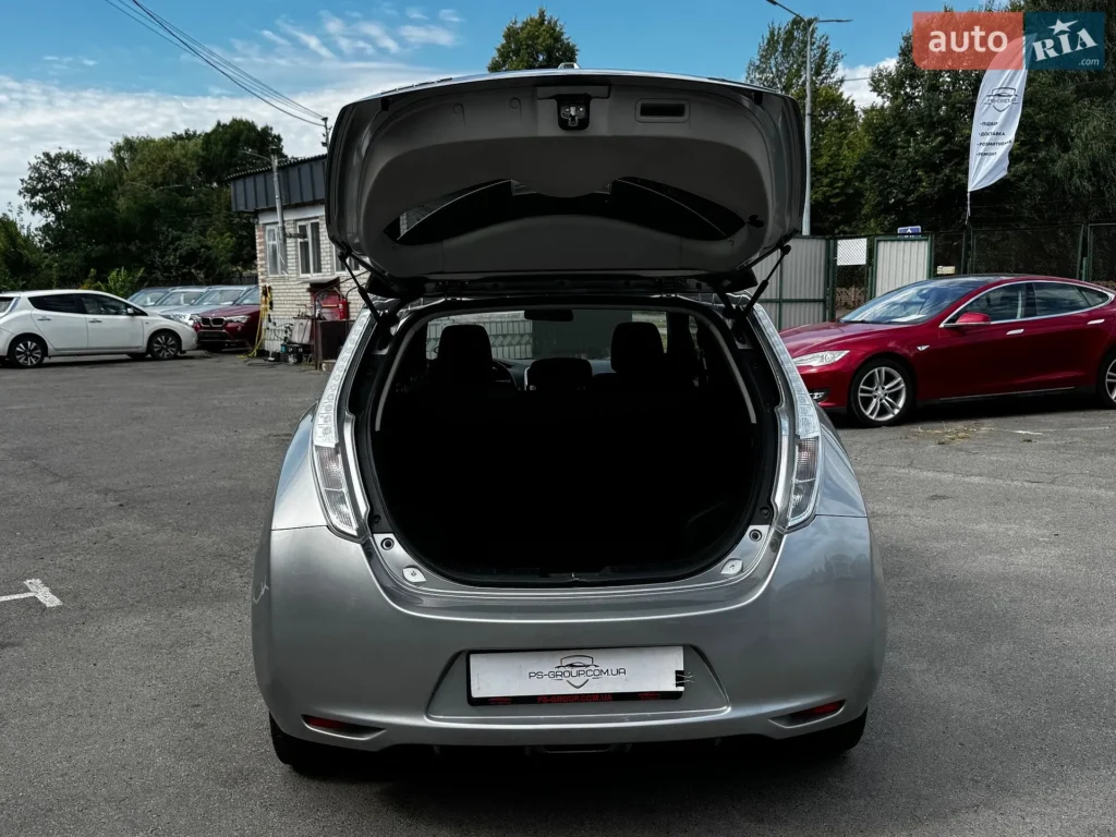 Nissan Leaf 2015 — фото 10