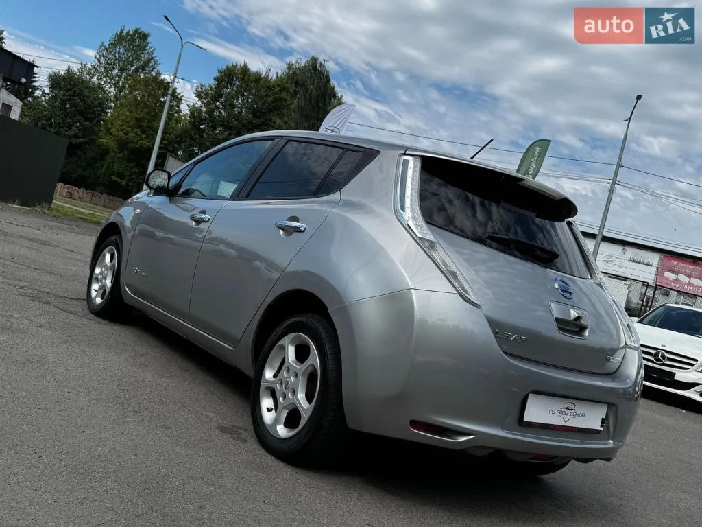 Nissan Leaf 2015 — фото 12
