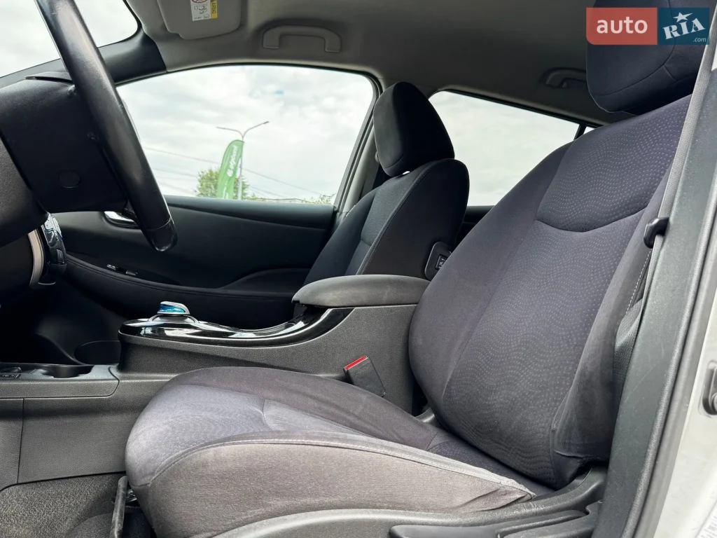 Nissan Leaf 2015 — фото 18