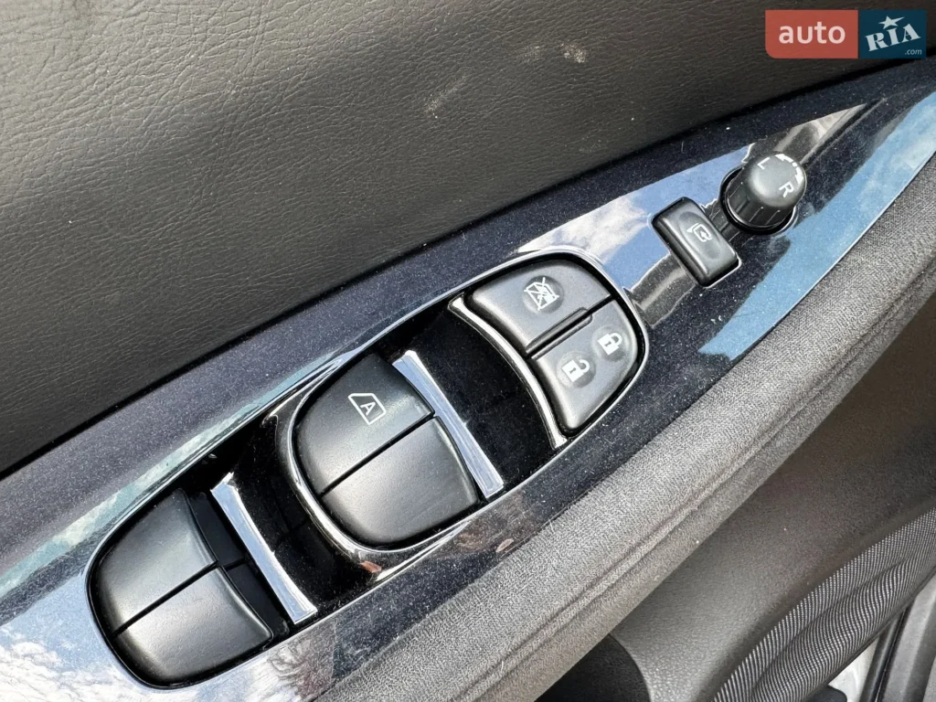 Nissan Leaf 2015 — фото 24
