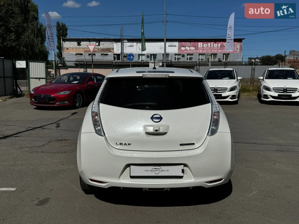 Nissan Leaf 2014 — фото 9