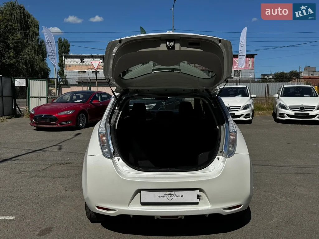 Nissan Leaf 2014 — фото 10