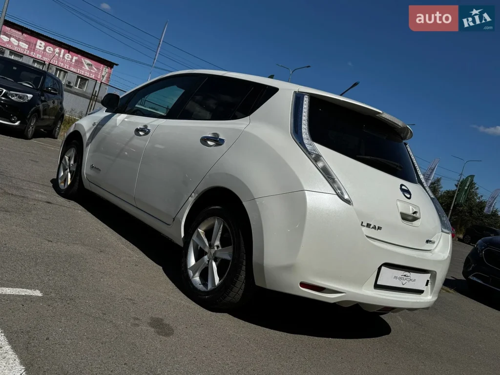 Nissan Leaf 2014 — фото 12