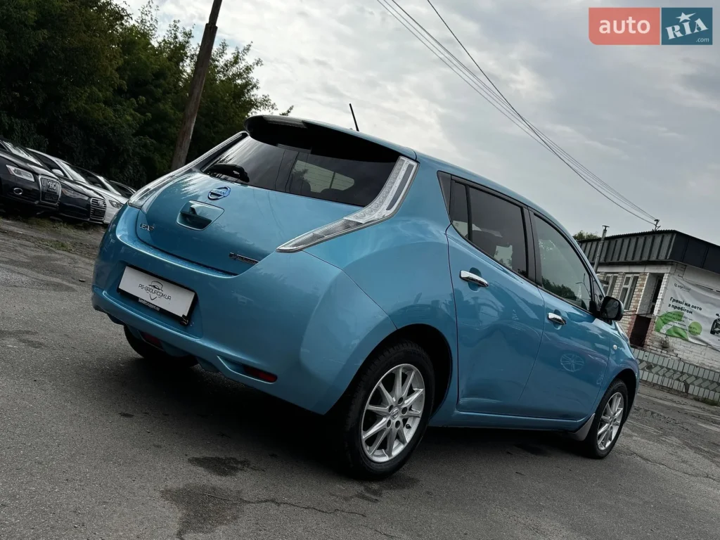 Nissan Leaf 2015 — фото 8