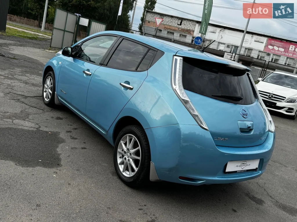 Nissan Leaf 2015 — фото 10