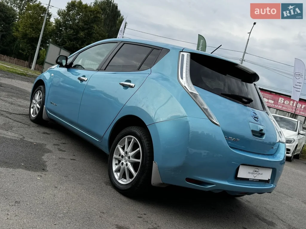Nissan Leaf 2015 — фото 11