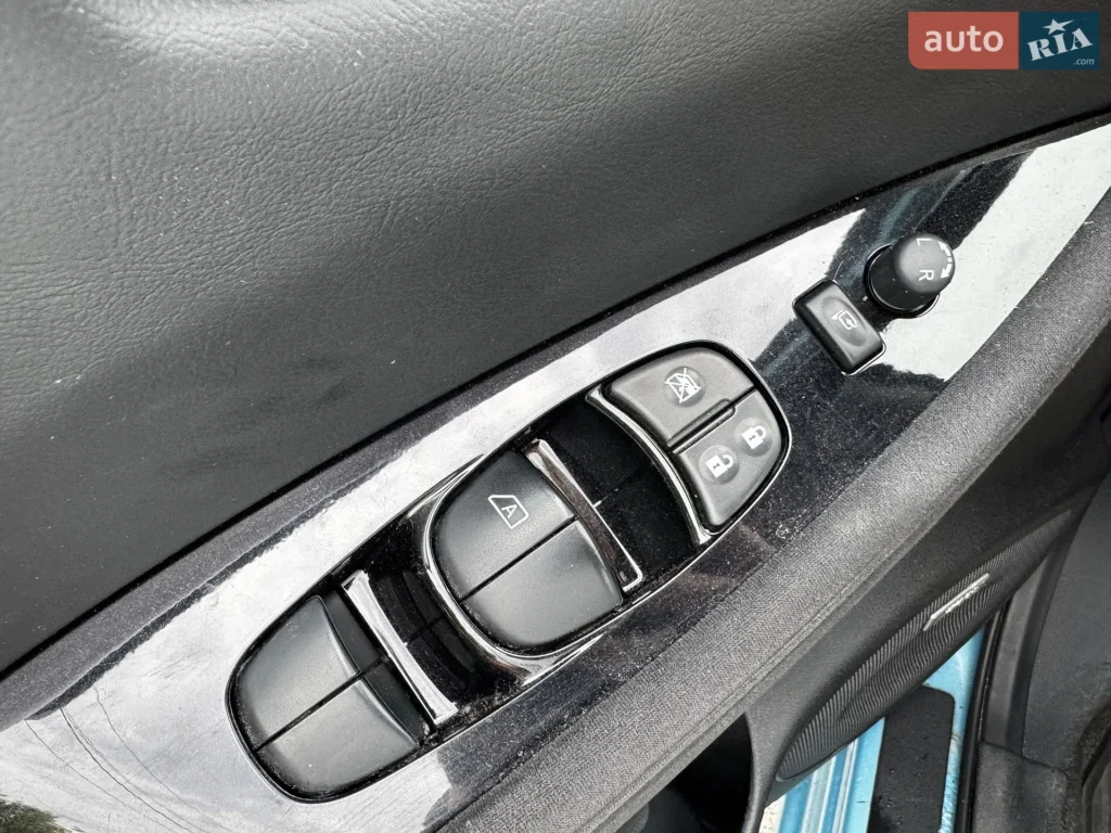 Nissan Leaf 2015 — фото 25