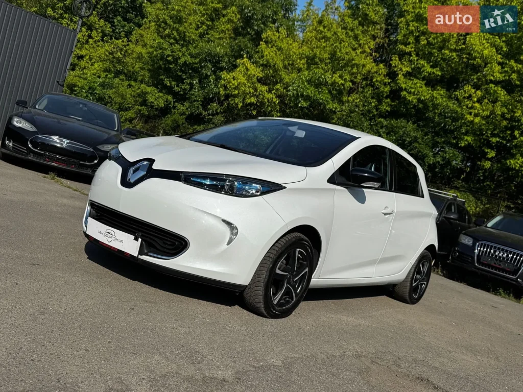 Renault Zoe 2015 — фото 2
