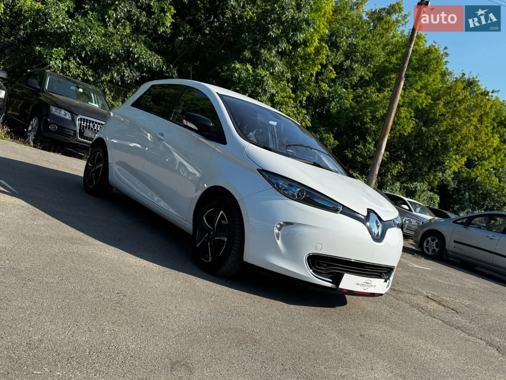 Renault Zoe 2015 — фото 5