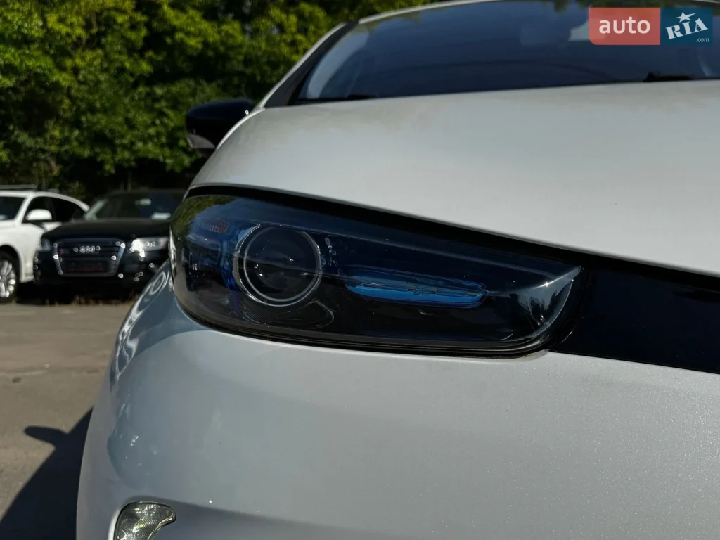 Renault Zoe 2015 — фото 14