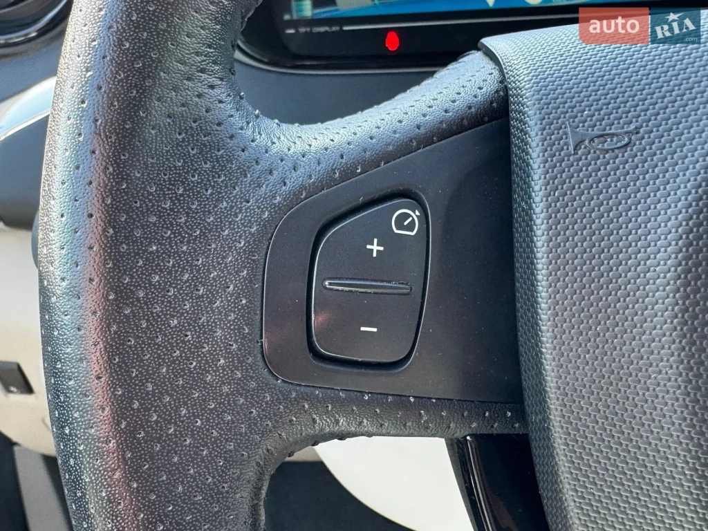 Renault Zoe 2015 — фото 25