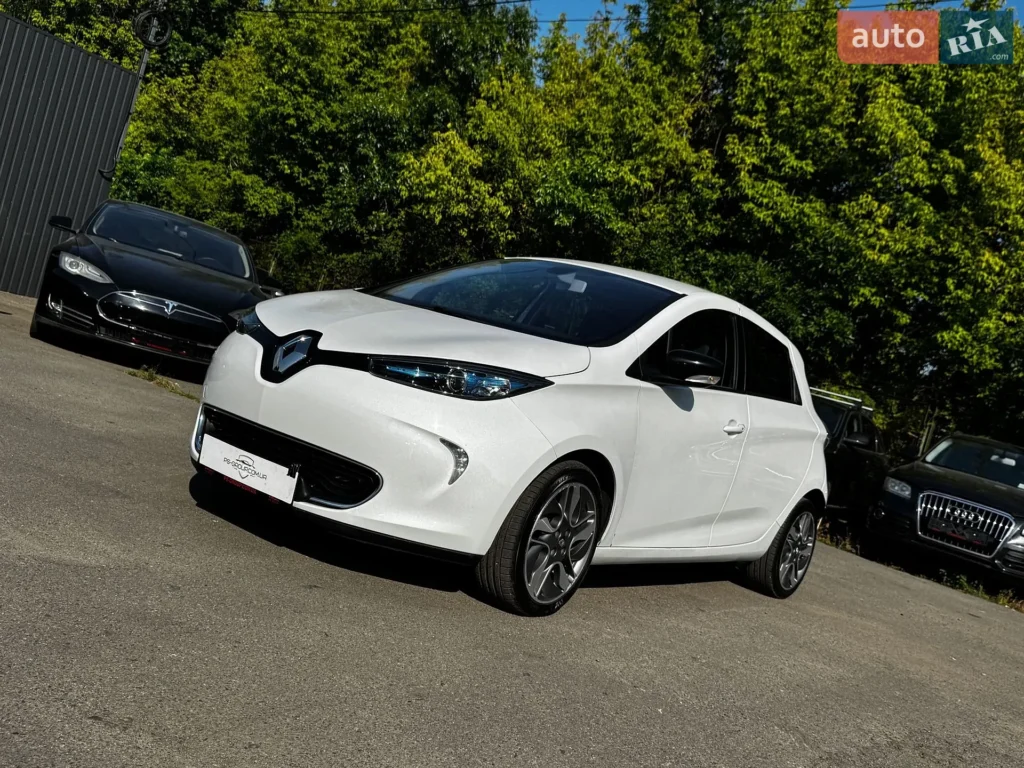 Renault Zoe 2016 — фото 2