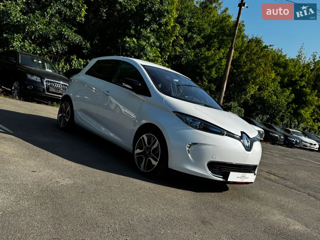 Renault Zoe 2016 — фото 5