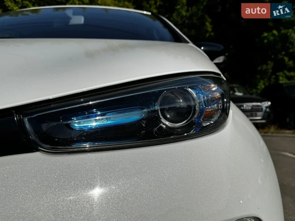 Renault Zoe 2016 — фото 14