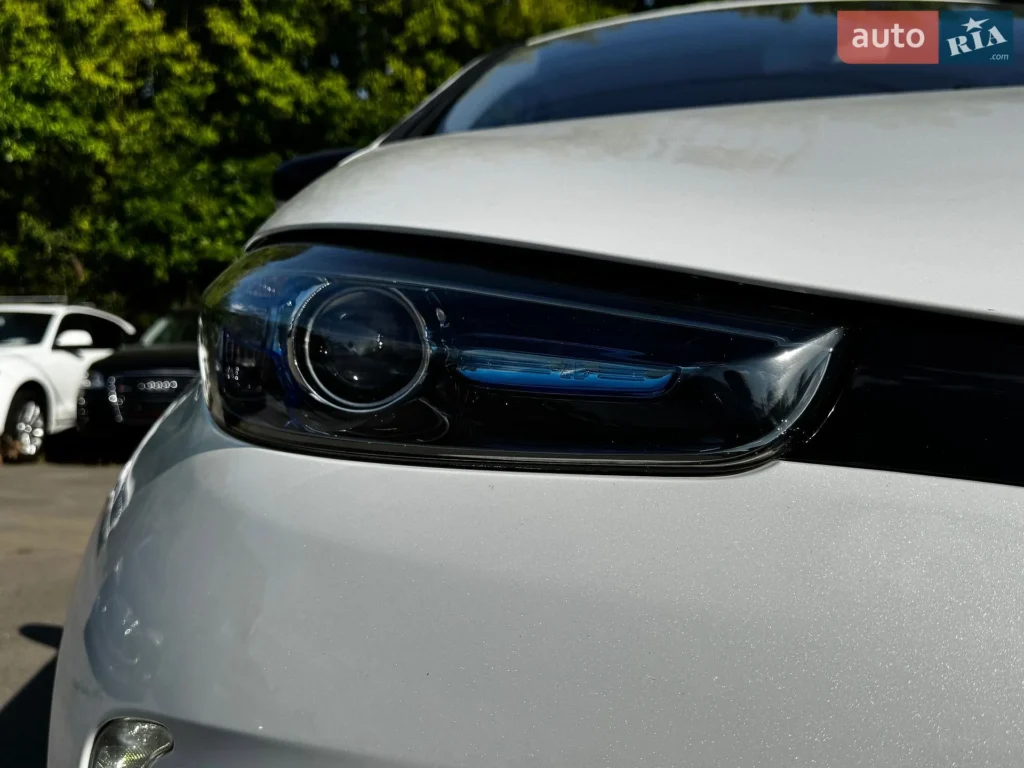 Renault Zoe 2016 — фото 15
