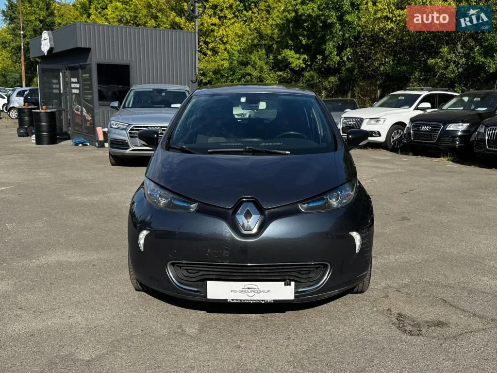 Renault Zoe 2018 — фото 3