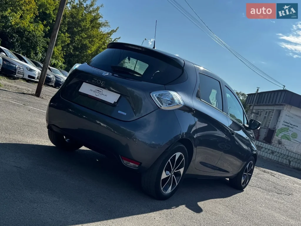 Renault Zoe 2018 — фото 8