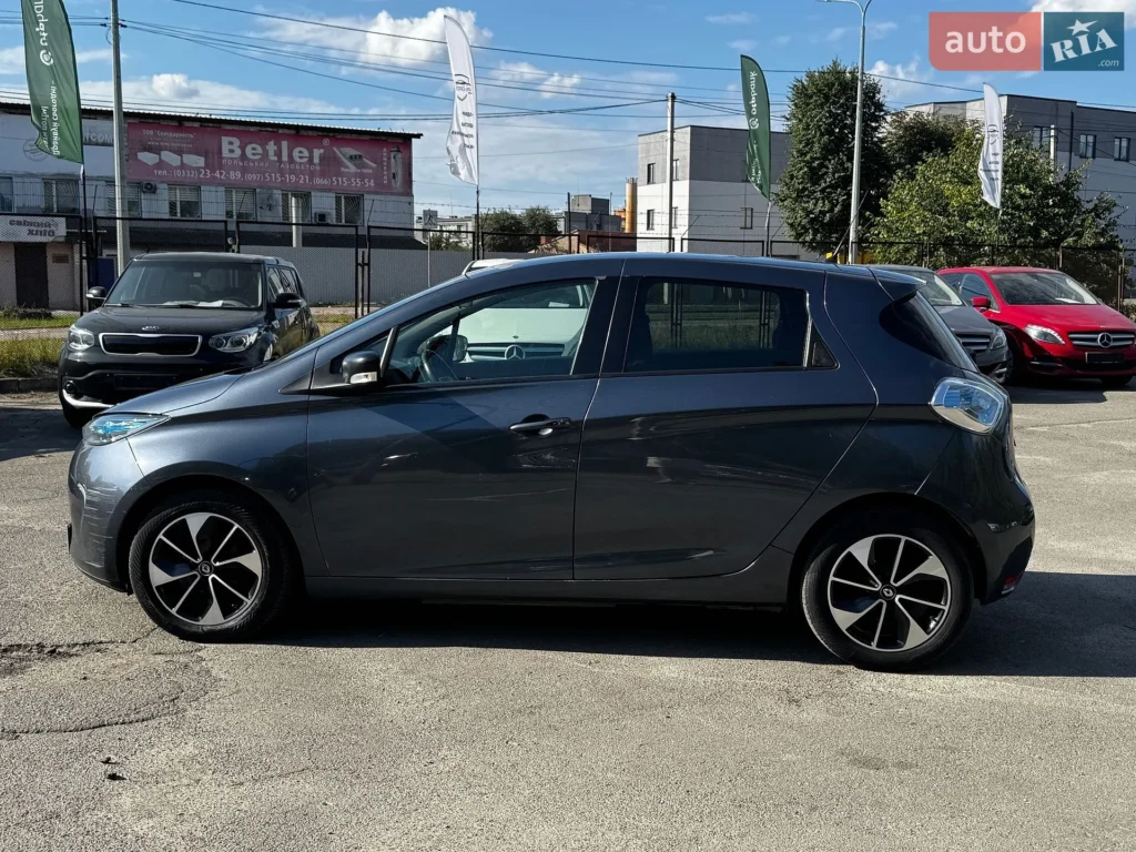 Renault Zoe 2018 — фото 13