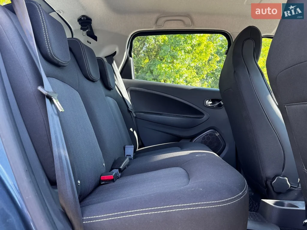 Renault Zoe 2018 — фото 20