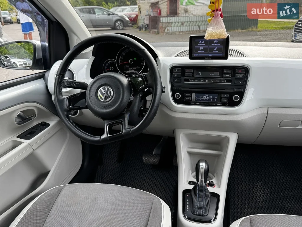 Volkswagen e-Up 2013 — фото 22