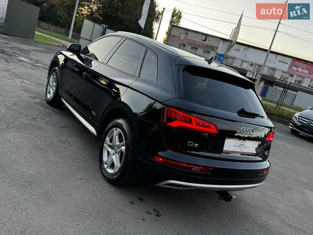 Audi Q5 2018 — фото 10